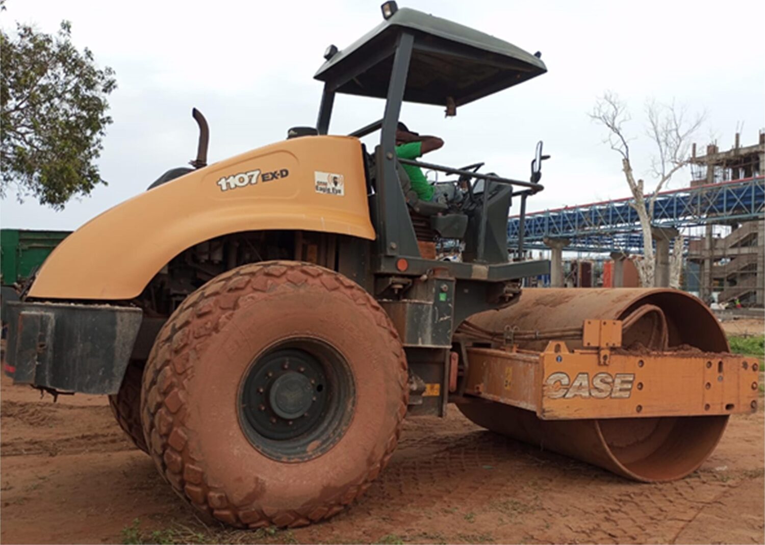 CASE soil compactor